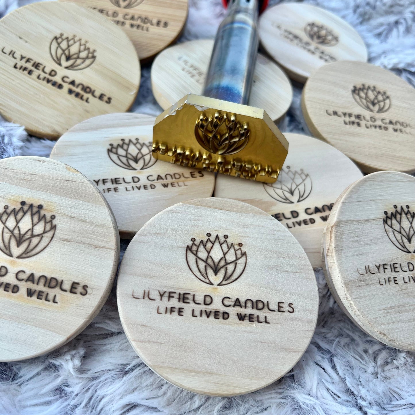 ENCHANTING Soy Candle (Peppermint Mocha) - Lilyfield Candles